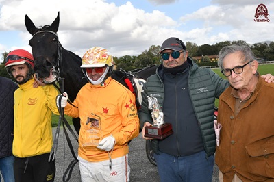 Nella 1^ Divisione Femmine del GP Anact in 1.17.7 Foxylady respinge Favola Cap a Firenze.