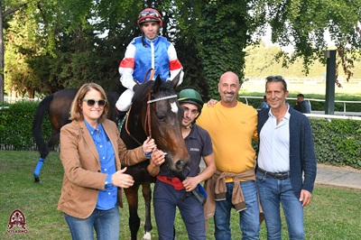 Sui 2000 metri Brienza domina da un capo all'altro il Lungarno Vespucci di Firenze. Terza vittoria a